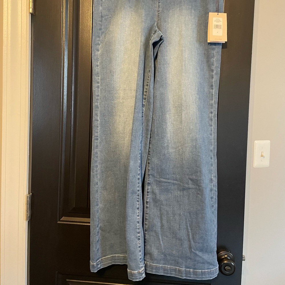 New NYDJ Denim Jeans. Water conscious denim. Size 8. LiftXtuck technology.